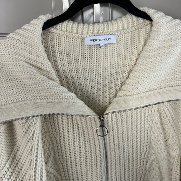 Cute Zip Up Sweater - Picture 3 of 4